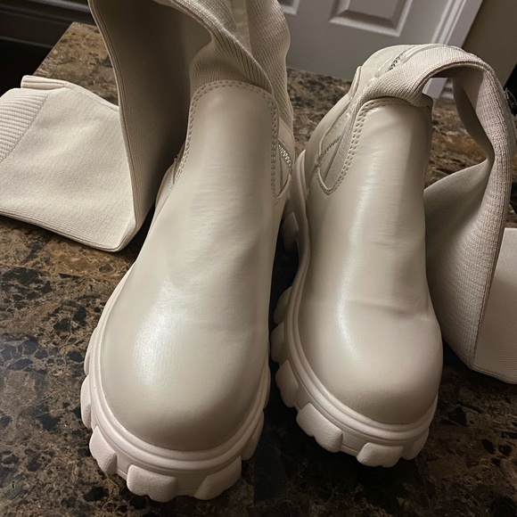 WOMEN’S WHITE KNEE HIGH BOOTS - Picture 7 of 7